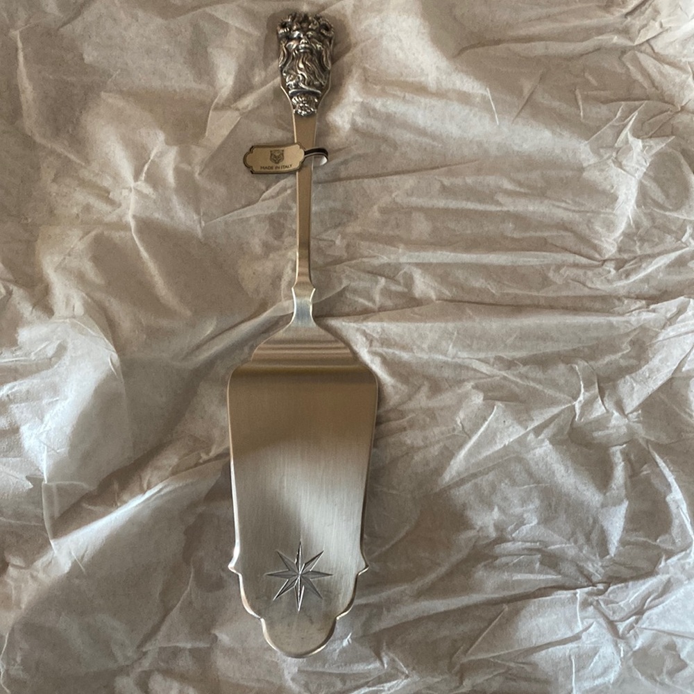 Gucci silver alpaca metal cake server